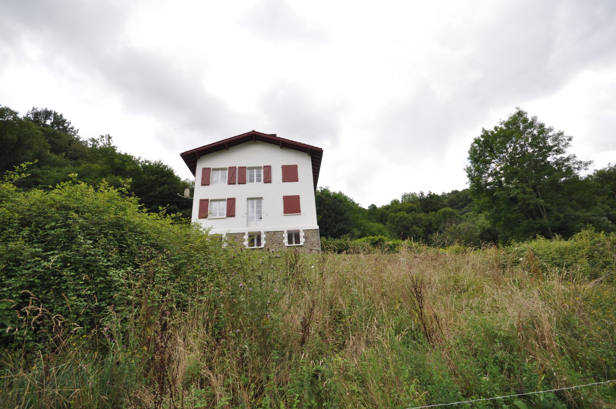 Propriété rurale- Ferme Authentique à Rénover
