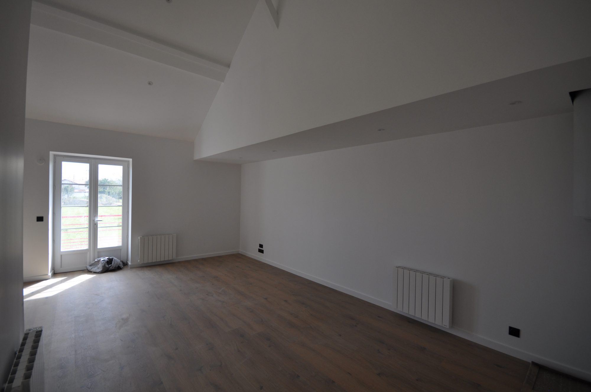 APPARTEMENT T3 ENTIEREMENT RENOVE